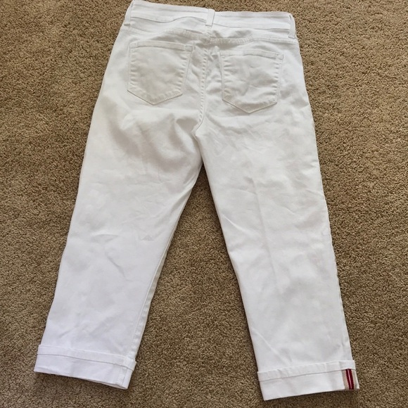 NYDJ white size 4, crop cotton  capri - Picture 4 of 8